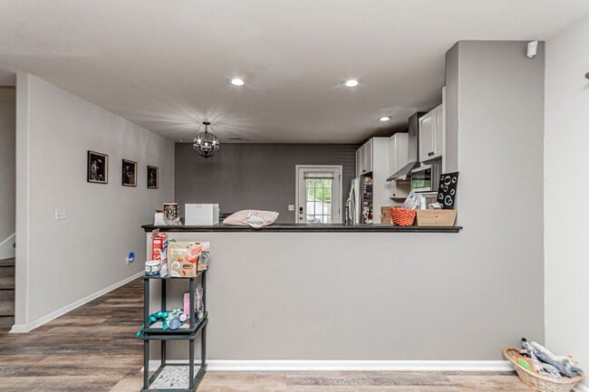 Building Photo - Spacious single family home
