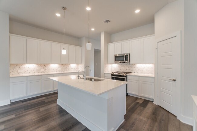 Building Photo - 10289 S Goshawk Trl
