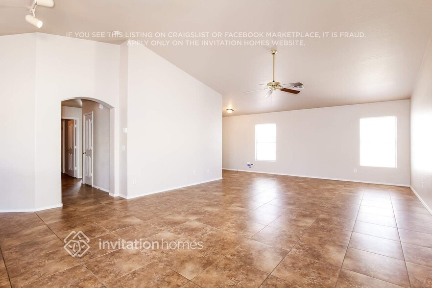 Building Photo - 12742 W Pershing St