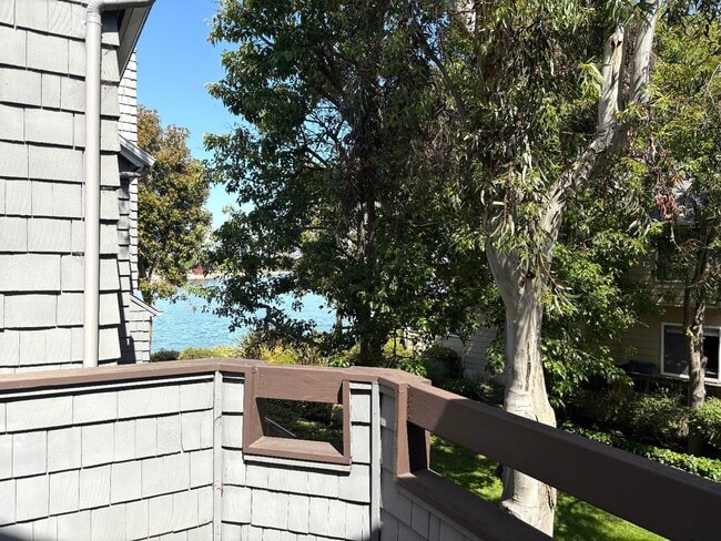 Building Photo - 876 Wharfside Rd