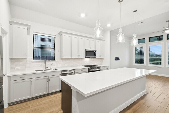 Building Photo - 7631 Cattail Shallows Ln