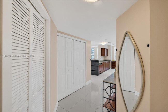 Building Photo - 2080 S Ocean Dr