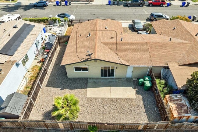 Building Photo - Charming Oceanside Retreat Near Camp Pendleton