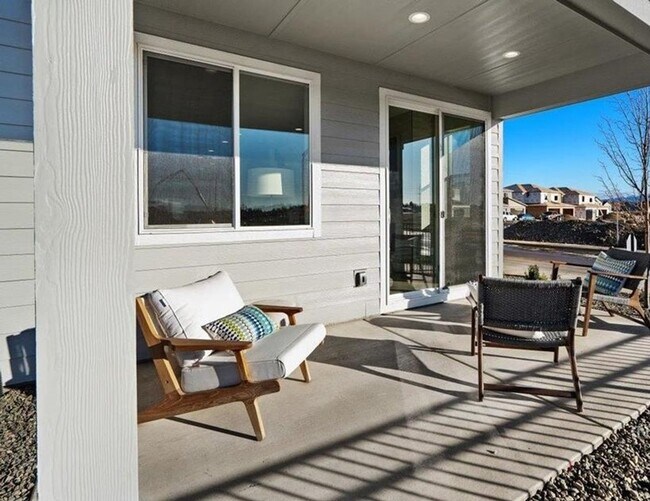 Building Photo - Brand New Town Home - Star Idaho
