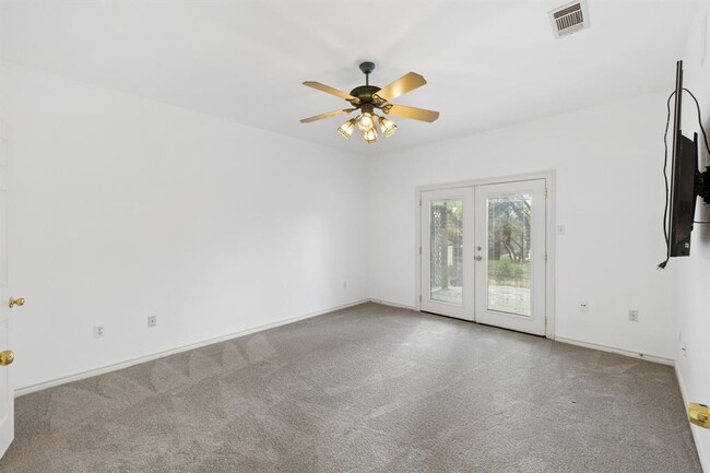 Building Photo - 500 Errol Dr