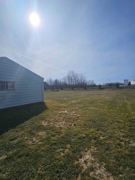 Building Photo - 2701 Manitou Rd