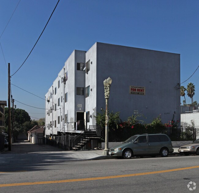 Building Photo - 2345 Lincoln Park Ave