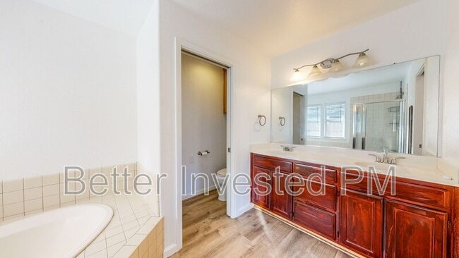 Building Photo - 430 Merlot Dr