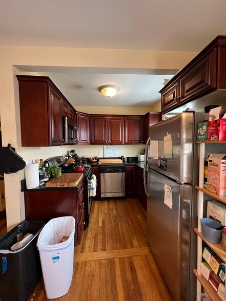 Primary Photo - 26 White St