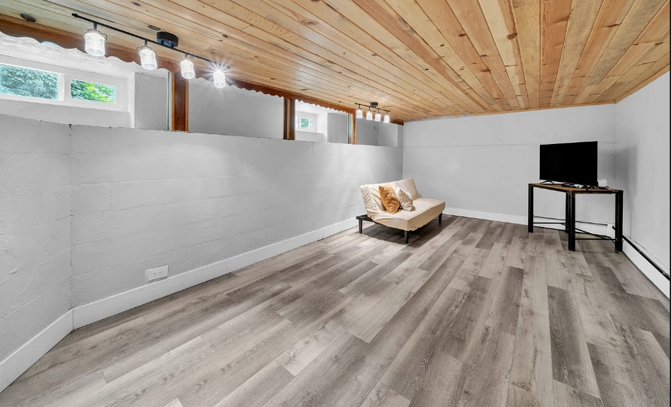 Rec Room - 1036 Lincoln Ave