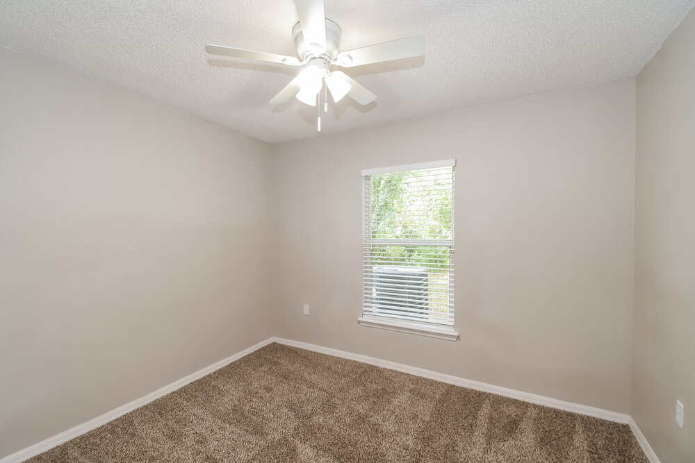 Building Photo - 2668 Lantana Lakes Dr W