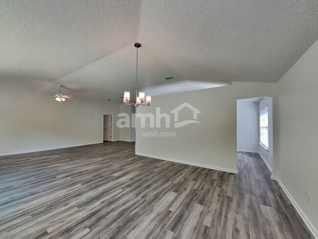 Building Photo - 145 Johns Glen Dr