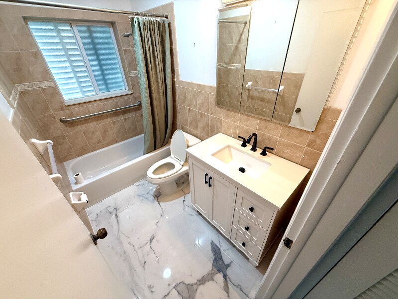 Building Photo - 2685 SE 5th St