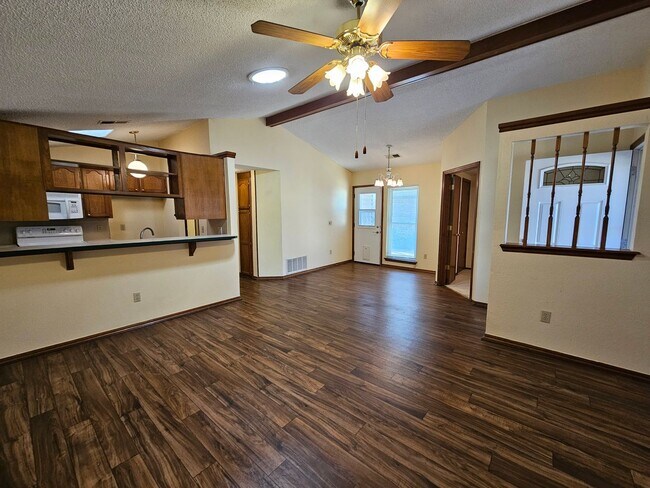 Building Photo - 2116 Westmore Dr