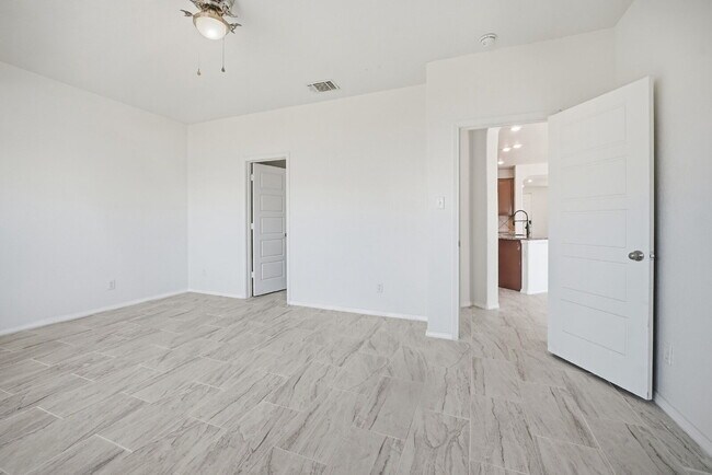 Building Photo - 9305 Devils River