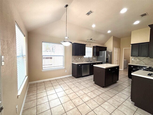 Building Photo - 19123 Center Park Dr