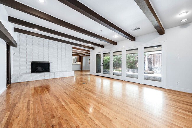 Building Photo - 6825 Bellgreen Dr