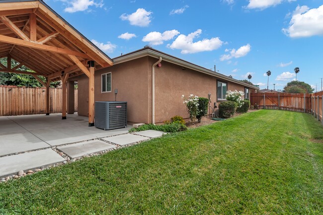 Building Photo - 7695 Freda Ave