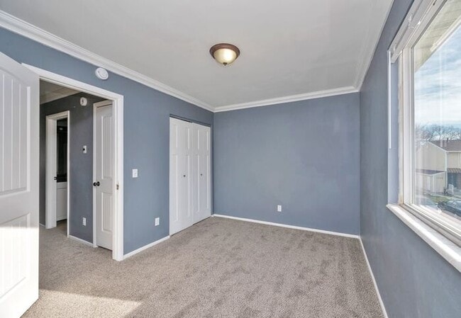 Building Photo - Awesome Rose Park Thouse in quiet community!