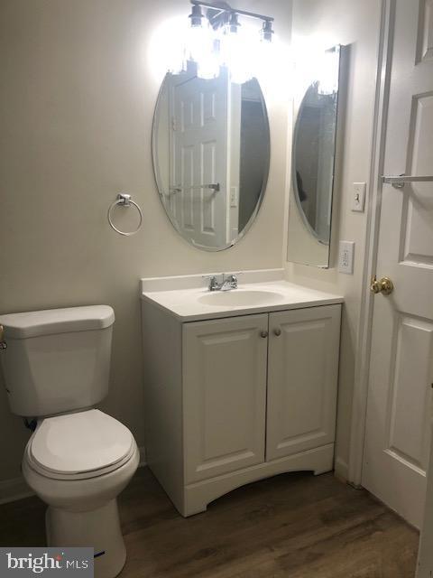 Building Photo - 3500 Kingsley Ct