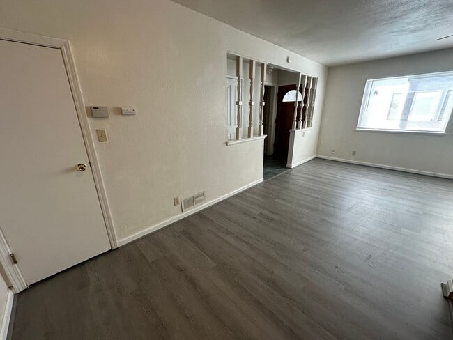 Building Photo - Water, Sewer, Garbage paid