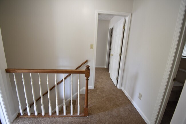 Building Photo - 202 Cobblestone Ct