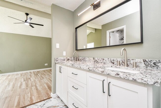 Building Photo - 17022 Quail Park Dr