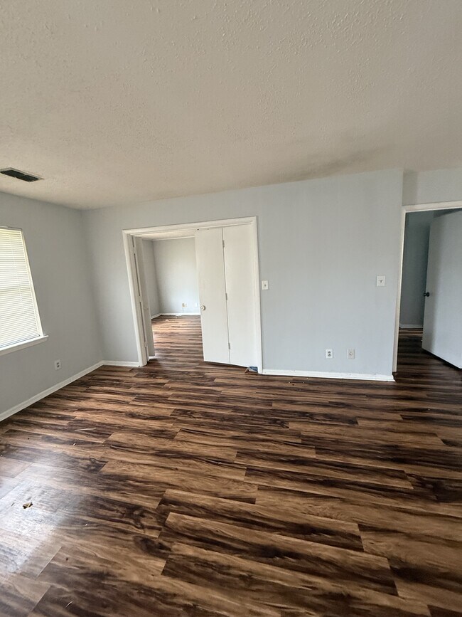 Building Photo - 8204 Willowbrook Cir SE