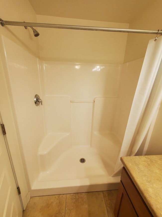 Building Photo - Huge 2 Bedroom Townhome for Rent at The District!