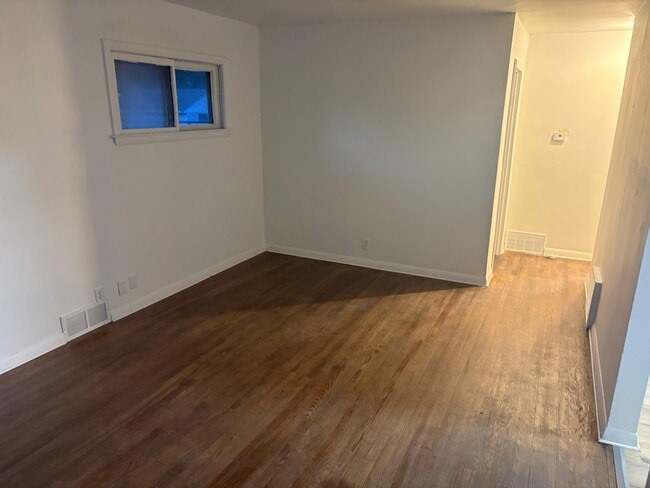 Building Photo - 5754 N 65th St
