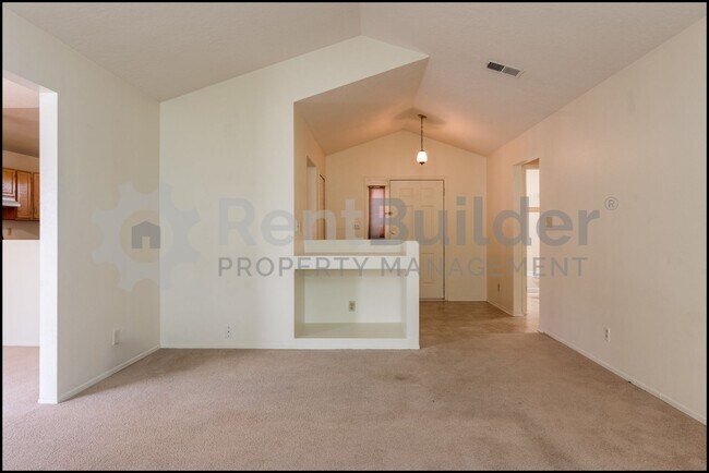 Building Photo - !!!PRICE INPROVMENT JUST IN TIME FOR SCHOO...