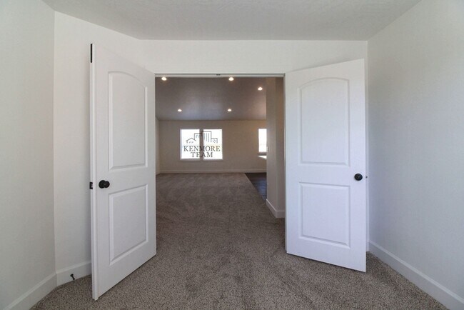Building Photo - 3 Bedroom, 2 Bath Home in Pasco