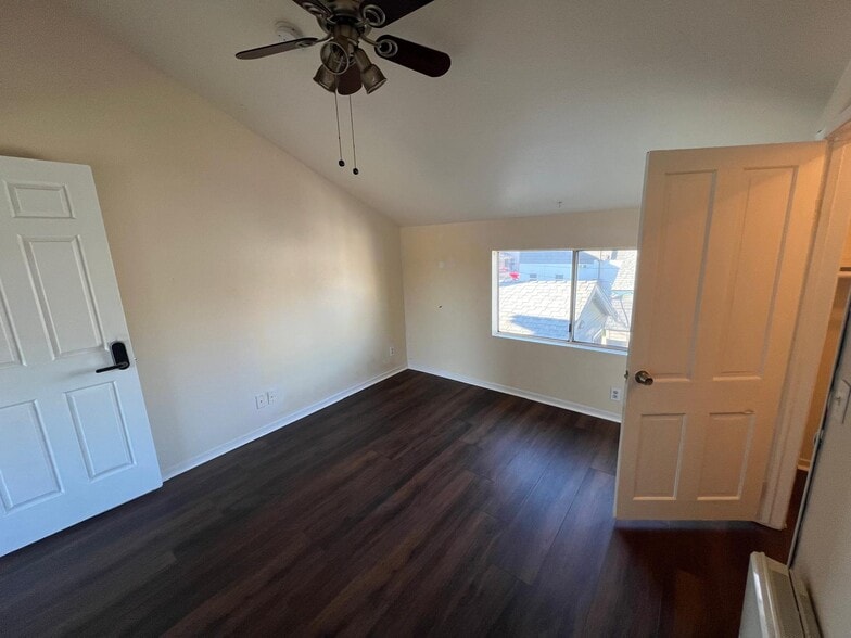 Building Photo - 507 Rose Ave