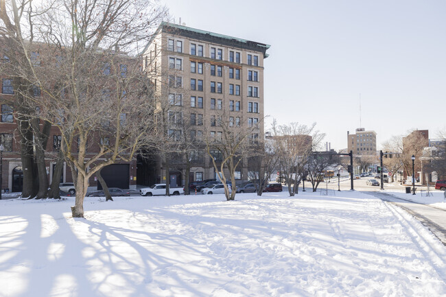 Alternate View - Bay State Building