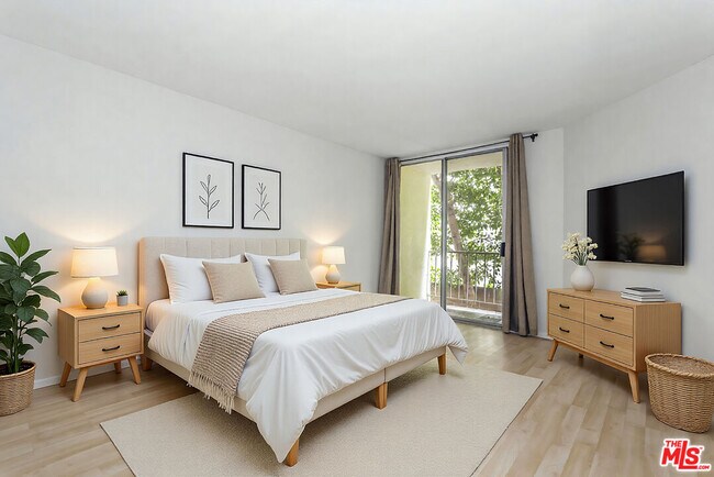 Building Photo - 1230 N Sweetzer Ave