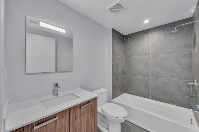 Building Photo - 840 NE 130th St