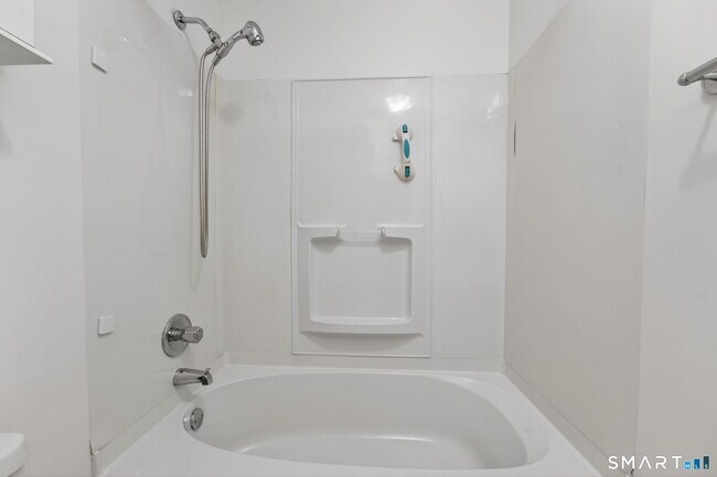 Building Photo - 155 Cottonwood Rd