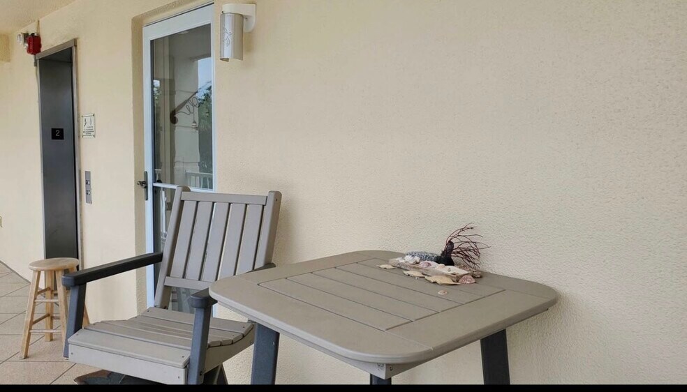 Building Photo - 3802 Gulf of Mexico Dr