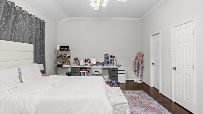 Building Photo - 1417 Anita St