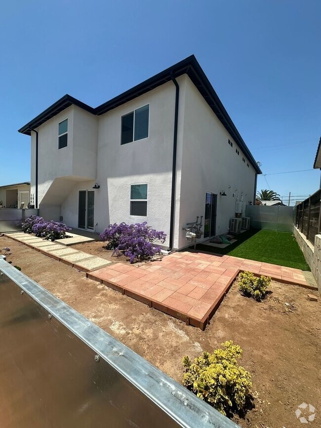 Building Photo - 202-204 Calla Avenue