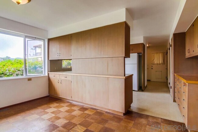 Building Photo - 631 San Gorgonio St