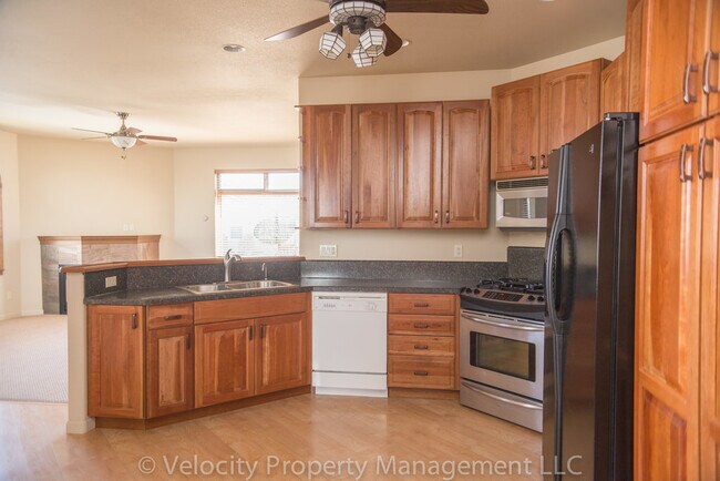 Building Photo - M129