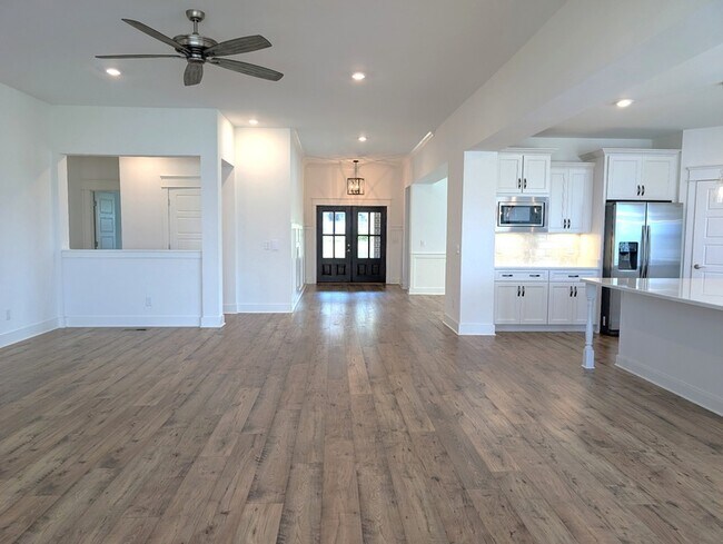 Building Photo - 2001 Largo Ct