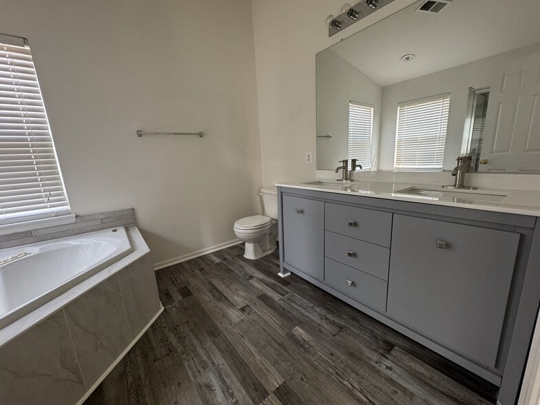 main bath - 336 Baish Dr SE