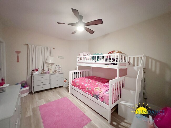 Building Photo - Stunning Waterfront 3 Bedroom Condo at Presidio Yacht Club!