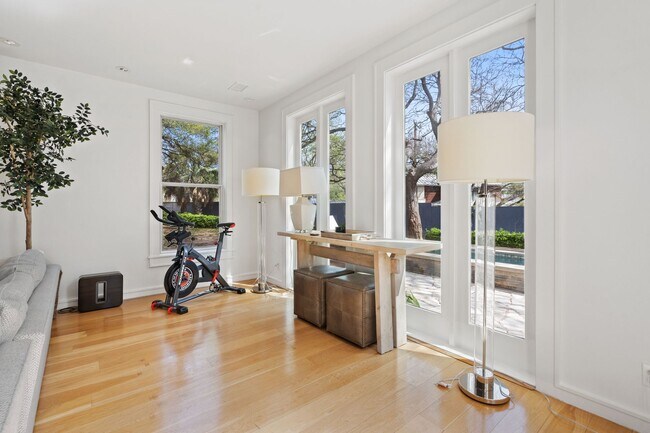 Building Photo - 1600 Forest Trail