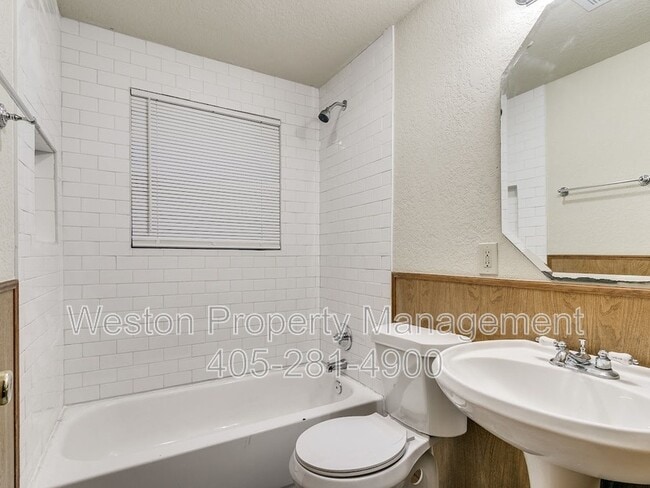 Building Photo - 1304 Regency Blvd