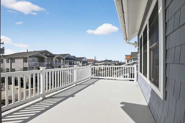 Building Photo - 103 N Madison Ave