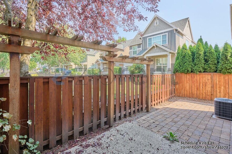 Building Photo - 6267 NE Sherborne St