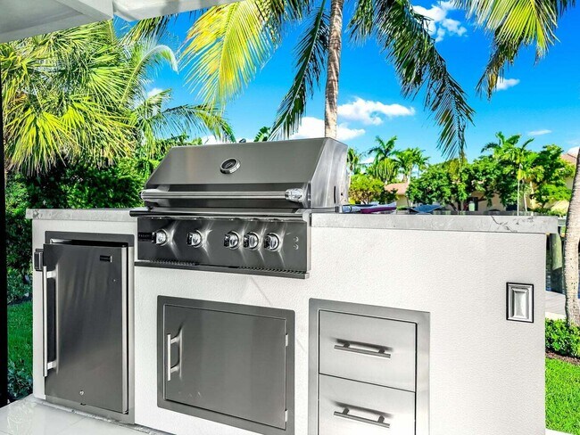 Building Photo - 2628 SE 10th St